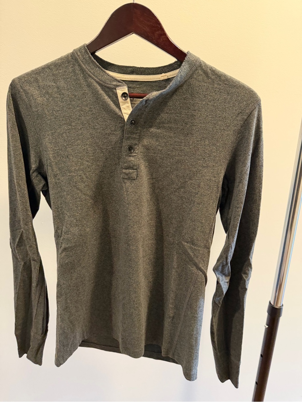rag & bone Men's Gray Long-Sleeve Henley